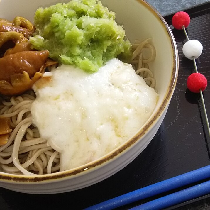 なめこととろろの抹茶おろし蕎麦